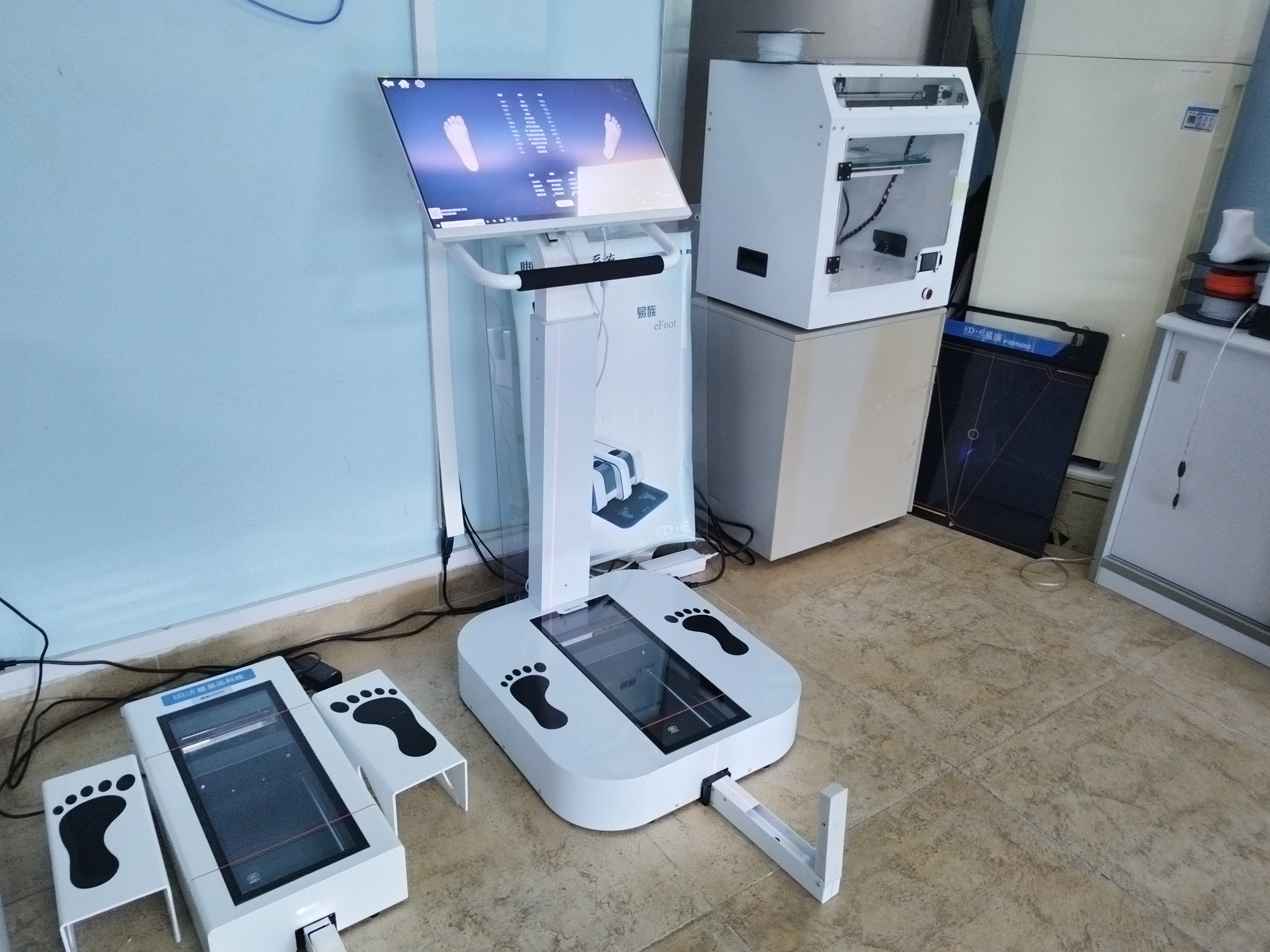 ��ͯ��ƽ�㼸�����ȷ������άɨ���ǵ�Ӧ��