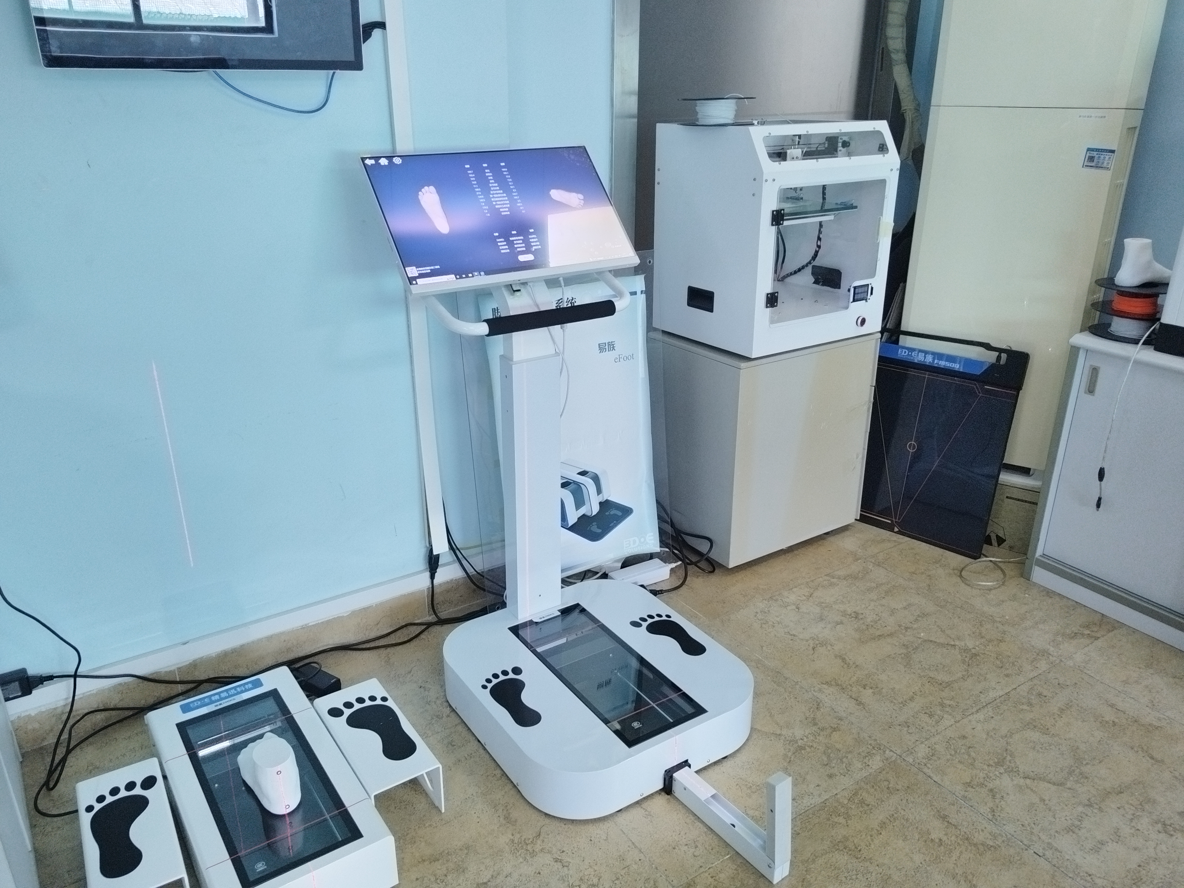 �Ƽ��ı��㲿������3D���ɨ���ǰ���������ƽ��Ь��
