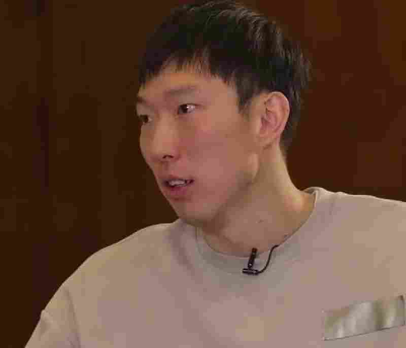 周琦谈被球迷质疑“养老”：理解，他们期待首钢有一个好的成绩