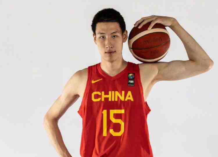 媒体人：郇斯楠因U19国家队任务错过NBA Top 100 Camp邀请
