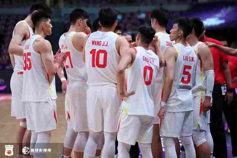媒体人：印度国内没有像样的篮球联赛 只要男篮不乱阵脚不太会输